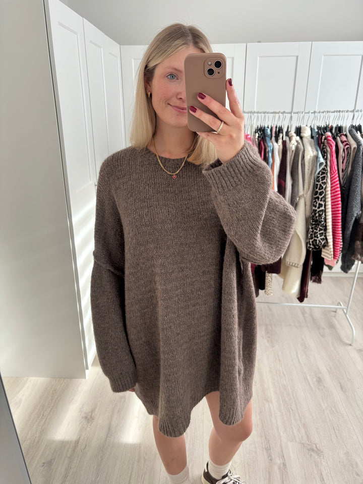 Oversized Knit Kleid