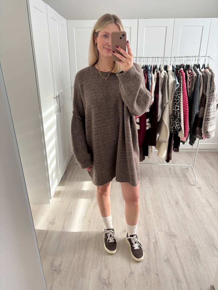 Oversized Knit Kleid