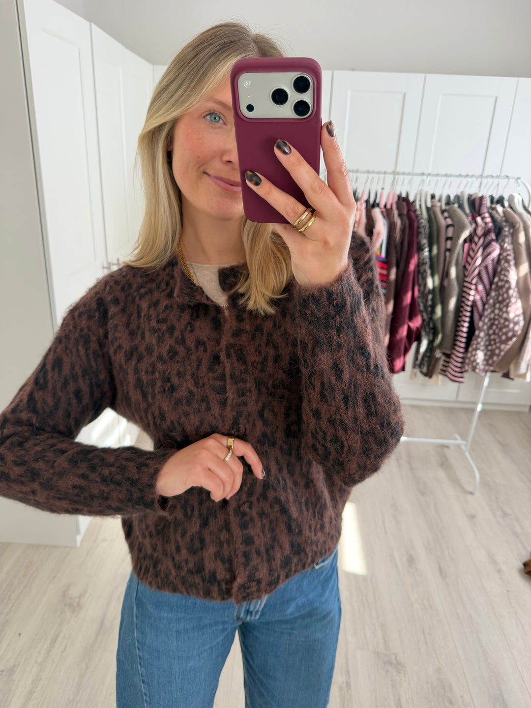 Basic Leo Cardigan