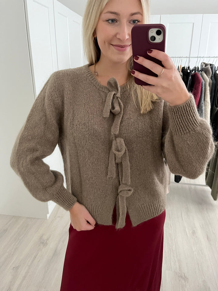 Cardigan Fall Addiction