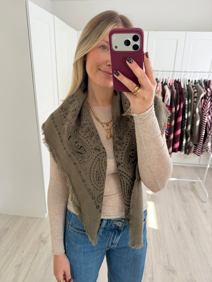 Paisley Knit Tuch