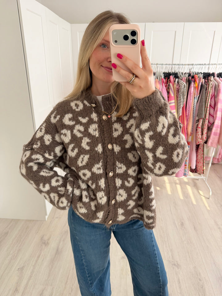 Chunky Leo Cardigan