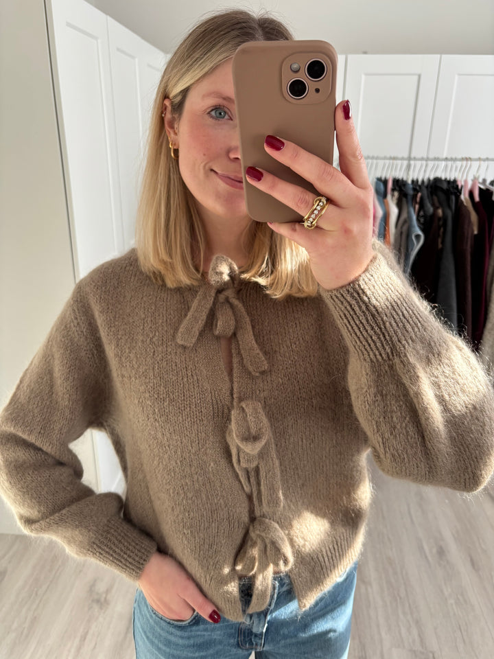 Cardigan Fall Addiction