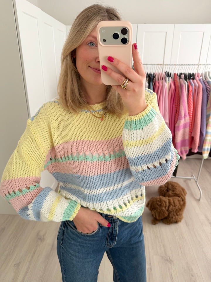Rainbow Pullover