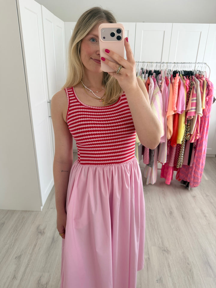 Flared Knit Kleid