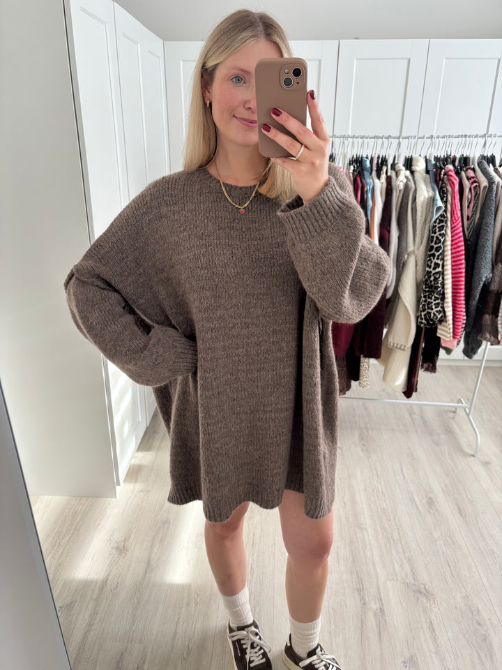 Oversized Knit Kleid