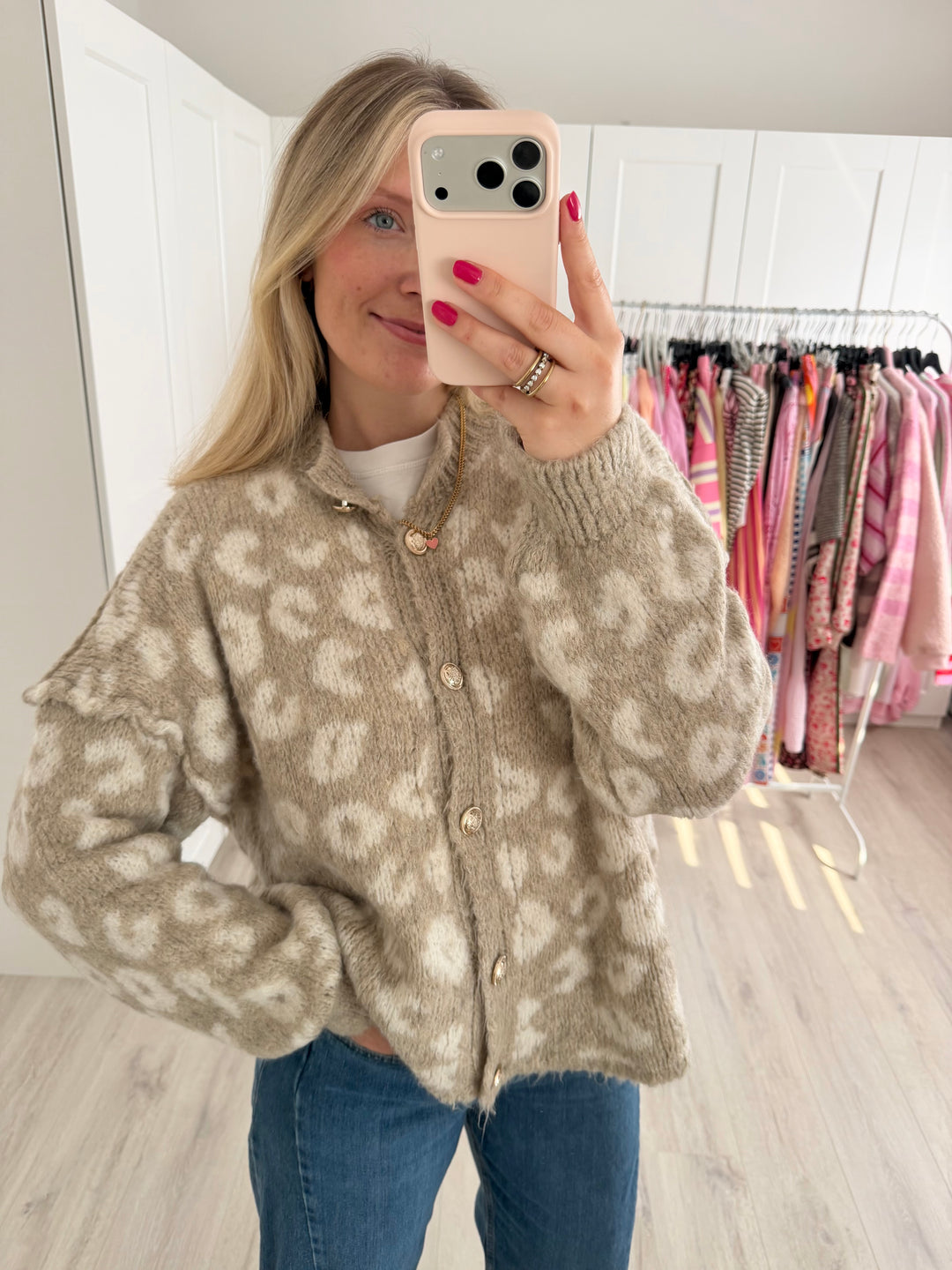 Chunky Leo Cardigan