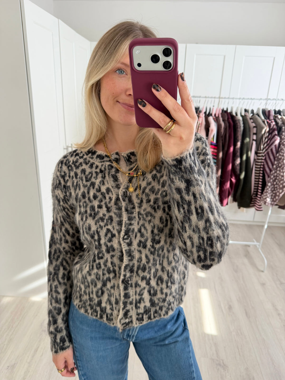 Basic Leo Cardigan