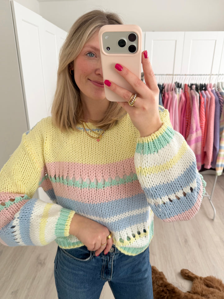Rainbow Pullover