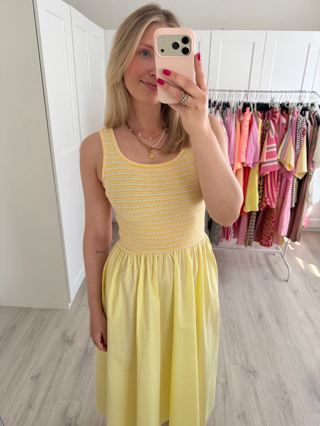 Flared Knit Kleid