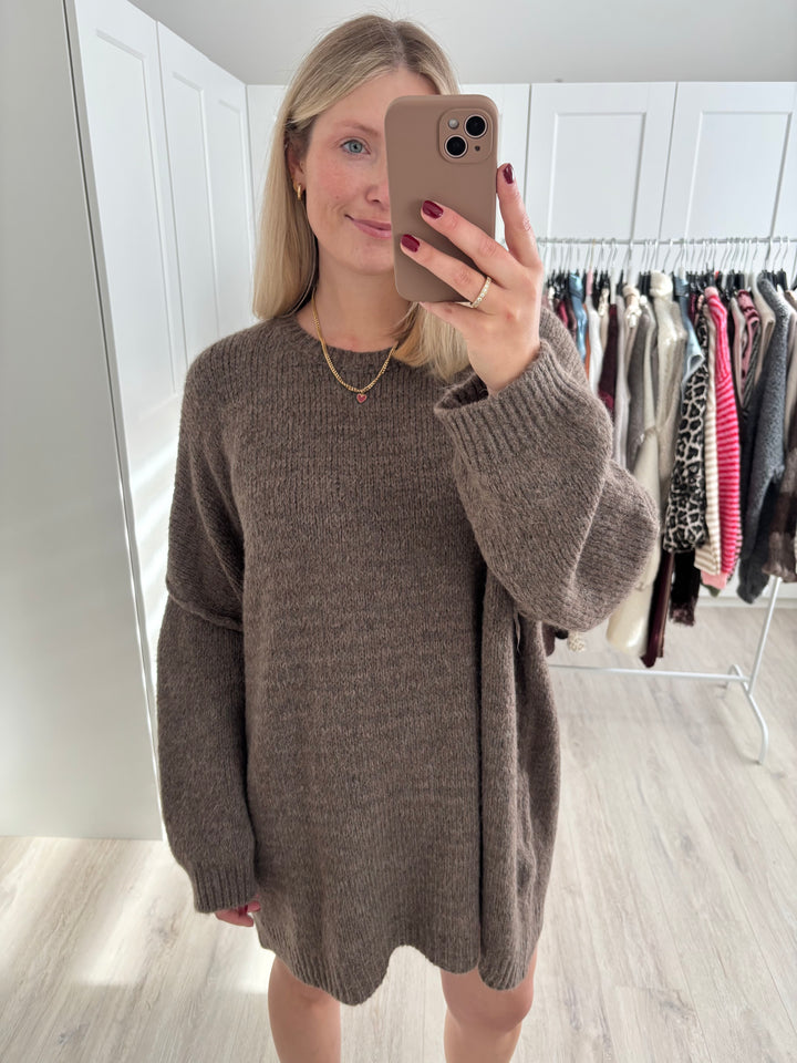 Oversized Knit Kleid