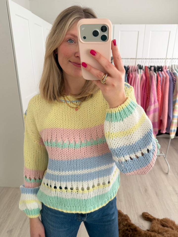 Rainbow Pullover