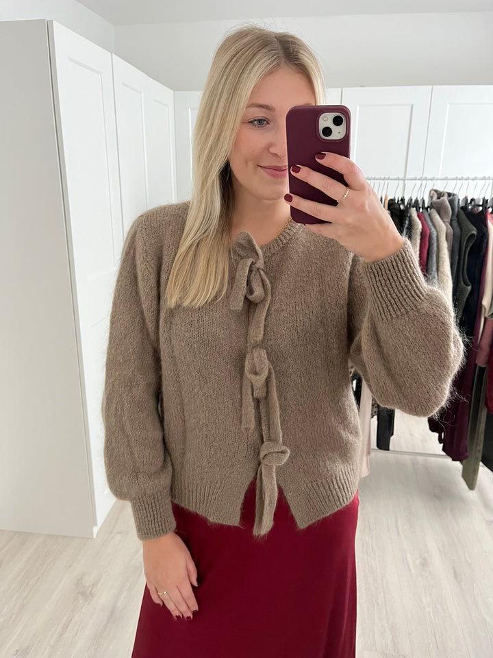 Cardigan Fall Addiction