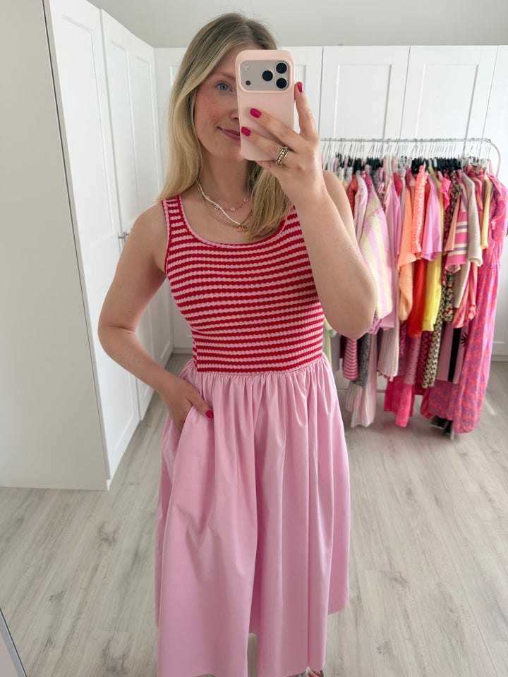 Flared Knit Kleid