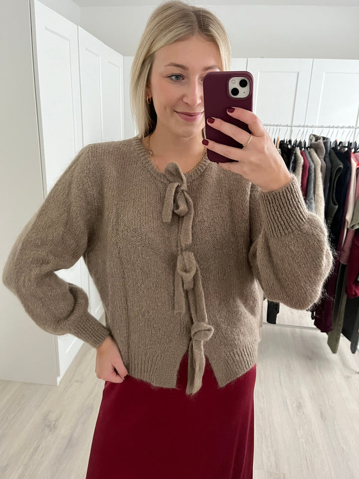 Cardigan Fall Addiction